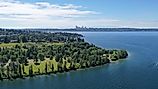 Aerial view of Lake Washington and Mercer Island with Seattle in the background. Editorial credit: Cyprus Niko via Shutterstock.