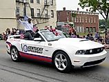 Car out for a parade in Kentucky during the Fourth of July. By 5chw4r7z from Cincinnati - Northside Fourth of July Parade 2011, CC BY-SA 2.0.