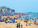 Busy 4th of July day at the Virginia Beach ocean front. Editorial credit: Kyle J Little / Shutterstock.com