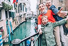 What Makes Tourist Destinations Popular?