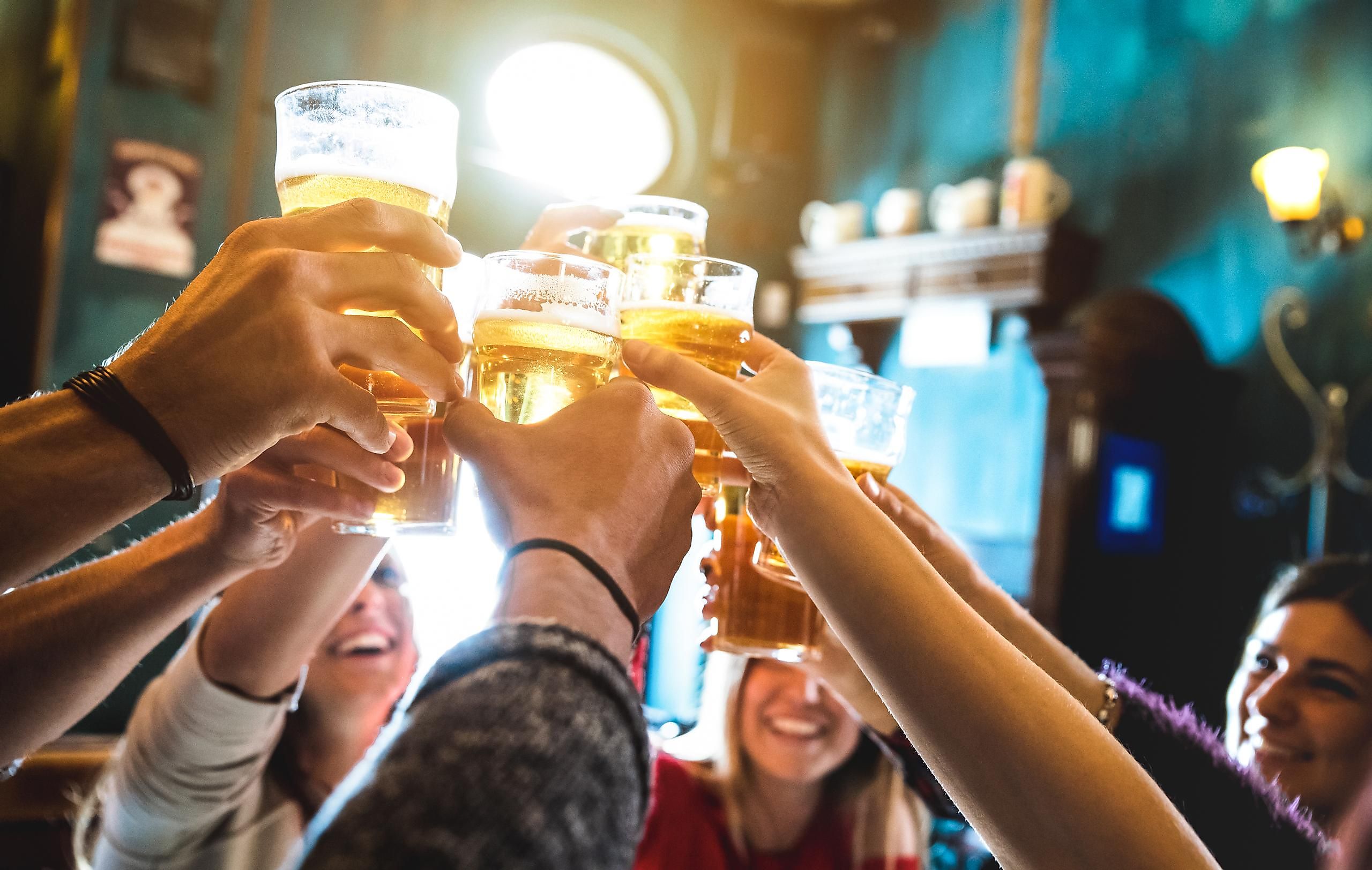 should alcohol drinking age be increased or decreased