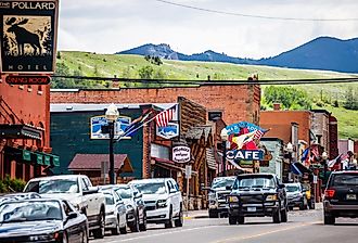 Downtown Red Lodge, Montana. Image credit peetrv via iStock.com