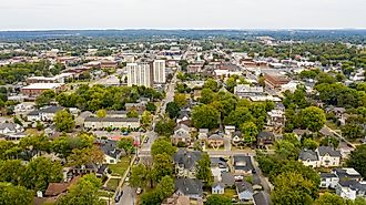 Main streets running through the sleepy college town of Bowling Green, KY. 