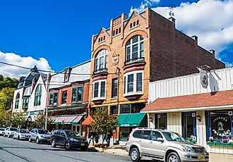 Downtown Clinton, New Jersey, via KenWiedemann / iStock.com