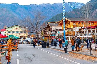 Main Street in Leavenworth, Washington. Kirk Fisher / Shutterstock.com.