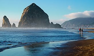Haystack Rock in Cannon Beach, Oregon. Shutterstock.com