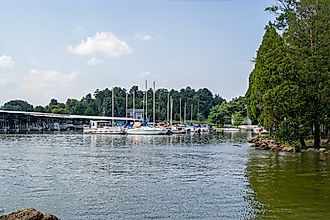 Fort Loudon Marina in Lenoir City Park, Lenoir City, Tennessee, USA.