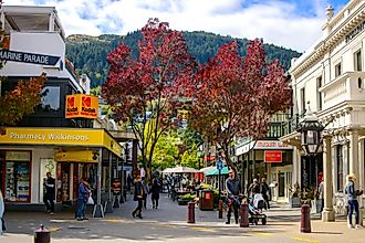 The beautiful town of Queenstown, New Zealand. Editorial credit: Ijam Hairi / Shutterstock.com.