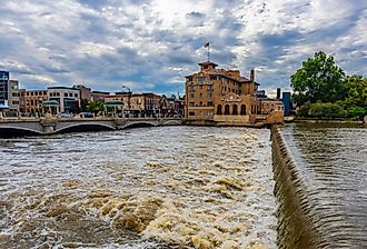 Downtown St.Charles, Illinois, via Nejdet Duzen on Shutterstock.