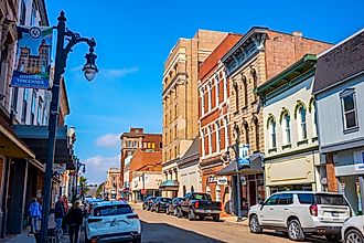 Main Street in Vincennes, Indiana. Image credit: JWCohen / Shutterstock.com.