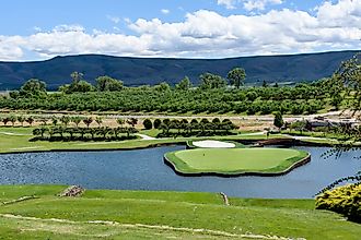 Apple-shaped hole at the Apple Tree Golf Course in Yakima, Washington.