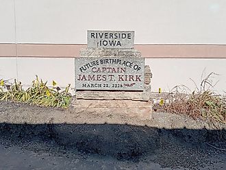 Riverside, Iowa. By YukioSanjo - Own work, CC BY-SA 4.0, https://commons.wikimedia.org/w/index.php?curid=156088683