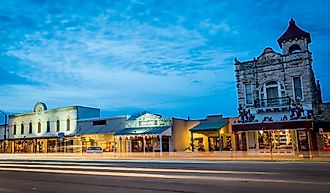 Downtown Fredericksburg, Texas, at night. Stock.Adobe.com