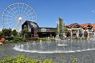 The Fountain Show at The Island in Pigeon Forge, Tennessee. (Image credit Ritu Manoj Jethani via Shutterstock.)
