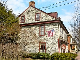 33 East Main Street in Strasburg, Pennsylvania. House built c. 1786, now used as a bed and breakfast. Most of the town of Strasburg is in a Historic District on the NRHP. Wikimedia Commons.