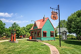 Restored vintage Phillips 66 Gas Station in Carthage, Missouri. Image credit: Nick Fox / Shutterstock.com.