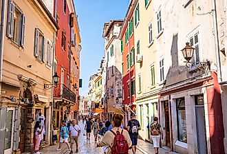 A vibrant street in Rovinj's Old Town, Rovinj, Croatia. Editorial credit: Ivan Klindic / Shutterstock.com