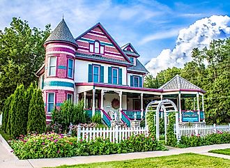 The Rosberg House Bed & Breakfast in Lindsborg, Kansas. (Image credit Lindsborg, CC BY-SA 4.0, Wikimedia Commons.)