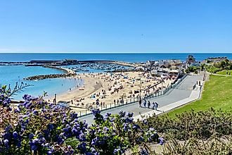 Lyme Regis Cobb. Image credit: Bryan Dearsley