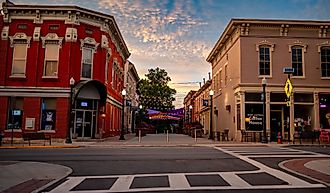 Redesigned Sixth Street in the heart of the Historic District, Shelbyville, Kentucky, USA. Editorial credit: Blue Meta / Shutterstock.com