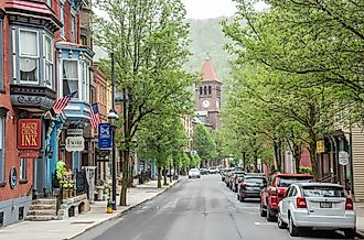 Street view on Broadway in Jim Thorpe, PA. Editorial credit: Alizada Studios / Shutterstock.com.