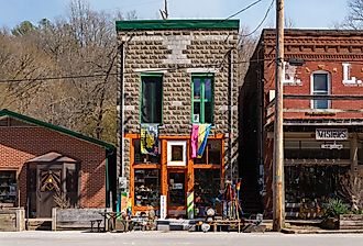 Downtown building and storefront in Makanda, Illinois, USA. Image credit Eddie J. Rodriquez via Shutterstock.