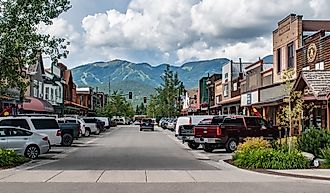 Downtown Whitefish, Montana, with the ski resort in the distance. (Editorial credit: Beeldtype / Shutterstock.com)