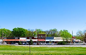 Downtown Bell Buckle, Tennessee. Image credit: Brian Stansberry via Wikimedia Commons.