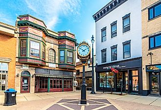 Street view in Woodstock, Illinois. Image credit Nejdet Duzen via Shutterstock