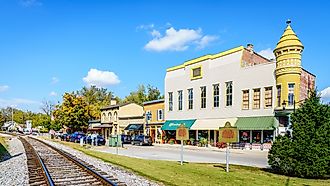 Railway line going through the Main Street in Midway, Kentucky.