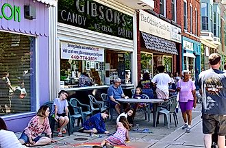 Street view in Oberlin, Ohio, via Michael T Hartman / Shutterstock.com