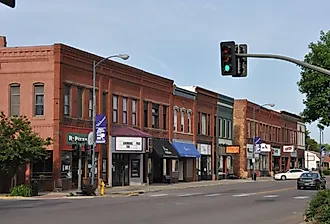 Historic buildings in downtown Vermillion, South Dakota. Image credit User:Magicpiano via Wikimedia Commons