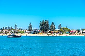 A beach in the beautiful town of Geraldton, Australia. Editorial credit: trabantos / Shutterstock.com.