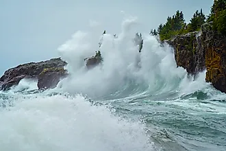 Lake Superior Waves