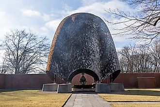 Roofless Church in New Harmony, Indiana. Shutterstock. 