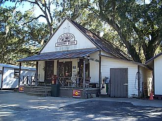 Bradley's Country Store in Tallahassee, Florida. Image credit Ebyabe, CC BY-SA 3.0 <https://creativecommons.org/licenses/by-sa/3.0>, via Wikimedia Commons