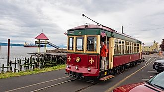 Astoria Riverfront Trolley. Editorial credit: Just dance / Shutterstock.com