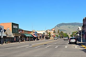 Sheridan Avenue in Cody, Wyoming. Image credit: Steve Cukrov / Shutterstock.com.