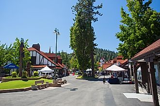 Lake Arrowhead main village area on a hot summer's day, via FiledIMAGE / Shutterstock.com