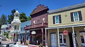 Downtown Nevada City, California (By Gb321 - Own work, CC BY 4.0, Wikimedia Commons.)