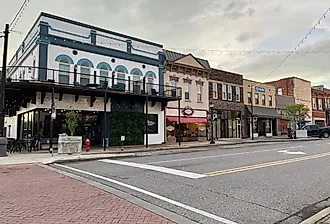 Downtown Tuscumbia, Alabama. Image credit Luisa P Oswalt via Shutterstock
