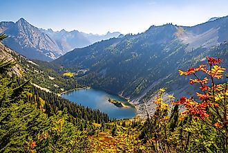 The breathtaking landscape of the North Cascades National Park, Washington.
