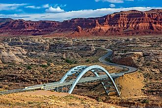Highway 95 (Bicentennial Highway) crossing Colorado River, southern Utah. (Credit: Doug Meek via Shutterstock)