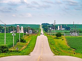 Typical rural farming town in northeastern Nebraska. Credit: Ken Schulze / Shutterstock