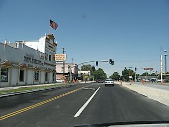 Main Street in Smithfield, Utah. By Ken Lund - CC BY-SA 2.0, Wikimedia Commons.