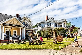 Bakery and cafe in downtown Fort Mill, South Carolina. Image credit J. Michael Jones via Shutterstock.com