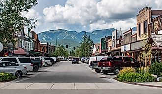 Downtown Whitefish, Montana, with the ski resort in the distance. (Editorial credit: Beeldtype / Shutterstock.com)
