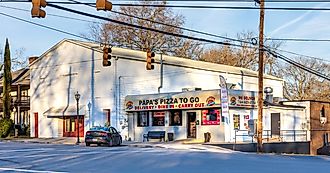 Dallas, North Carolina: Papa's Piza to Go restaurant, across from Main Square in downtown, via J. Michael Jones / Shutterstock.com