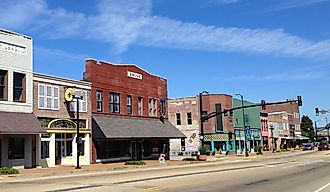 Downtown Tupelo. Fredlyfish4, CC BY-SA 3.0 <https://creativecommons.org/licenses/by-sa/3.0>, via Wikimedia Commons https://commons.wikimedia.org/wiki/File:Downtown_Tupelo_1.JPG
