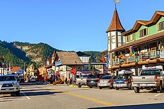 Picturesque Bavarian-themed buildings in Leavenworth, Washington. Editorial credit: Kirk Fisher / Shutterstock.com.